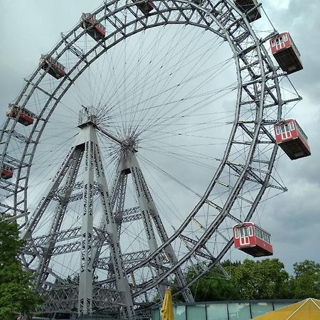 Center ! 2 Stops From The City Center! Vienna Luaran gambar