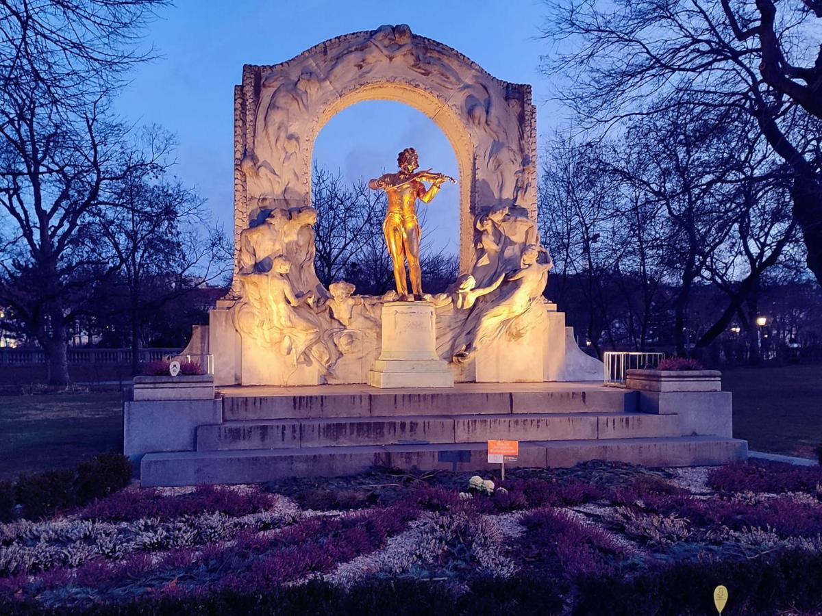 Center ! 2 Stops From The City Center! Vienna Luaran gambar